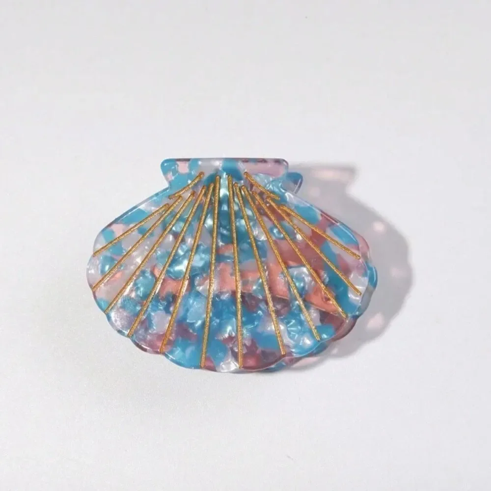 Shell hair clip #1555